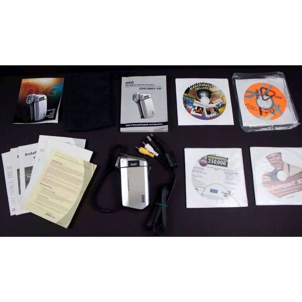 DXG QuickShots DXG-5B6V 32 MB‎ Camcorder - Silver